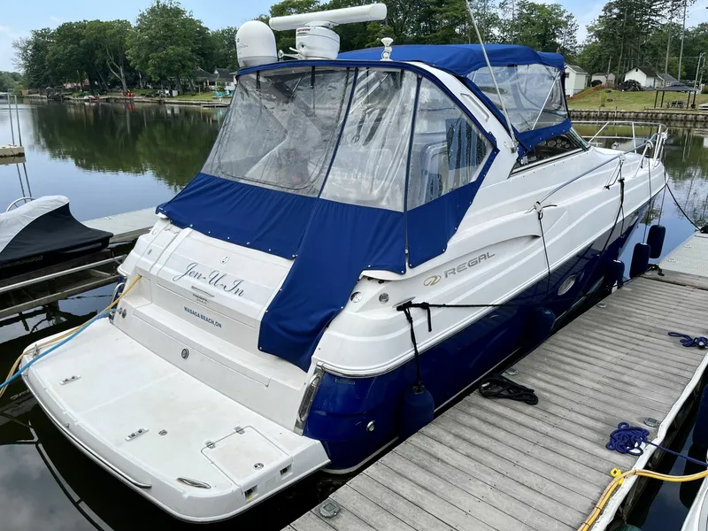 Slide: The Image of 2005 Regal 3560 Commodore 35 - 7833782
