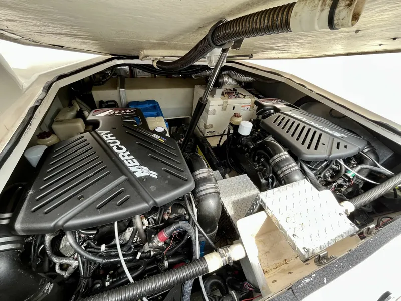 Slide: The Image of 2005 Regal 3560 Commodore 35 - 7833824