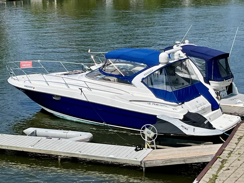 The Image of 2005 Regal 3560 Commodore 35 - 7833779