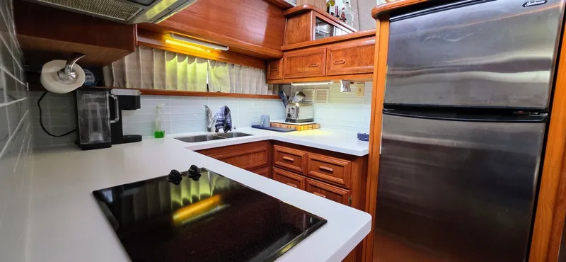 Slide: The Image of 1987 Carver 4207 Aft Cabin 42 - 7833853