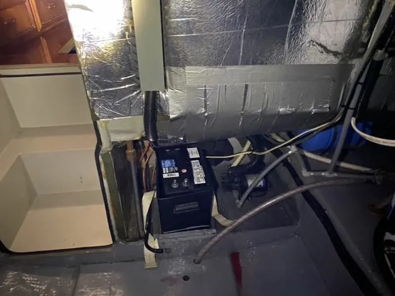 Slide: The Image of 1987 Carver 4207 Aft Cabin 42 - 7833880