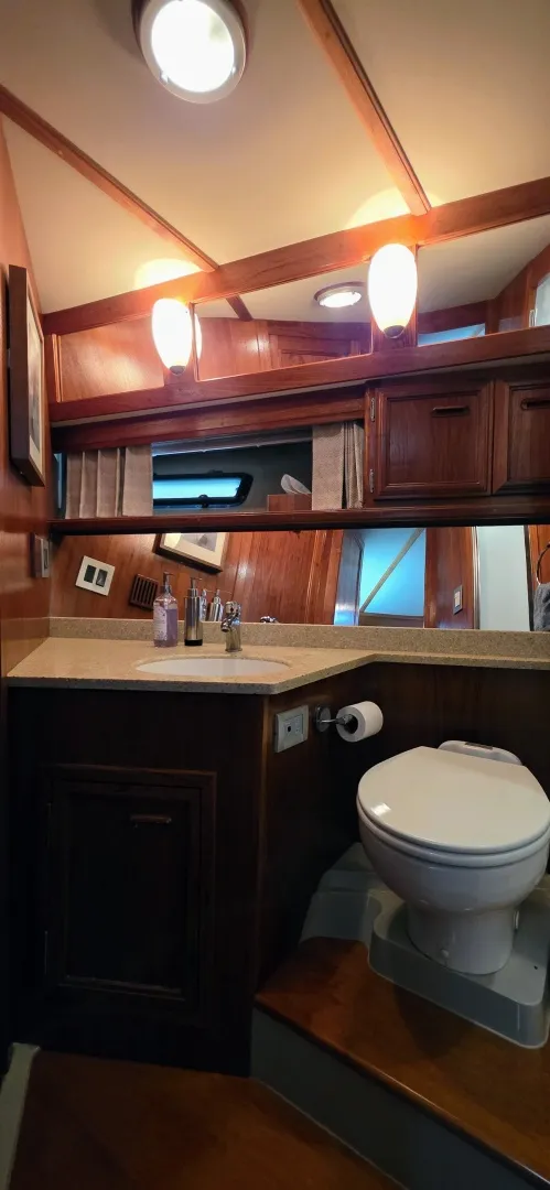 Slide: The Image of 1987 Carver 4207 Aft Cabin 42 - 7833861