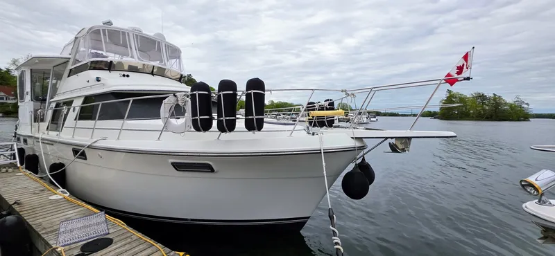 The Image of 1987 Carver 4207 Aft Cabin 42 - 7833829