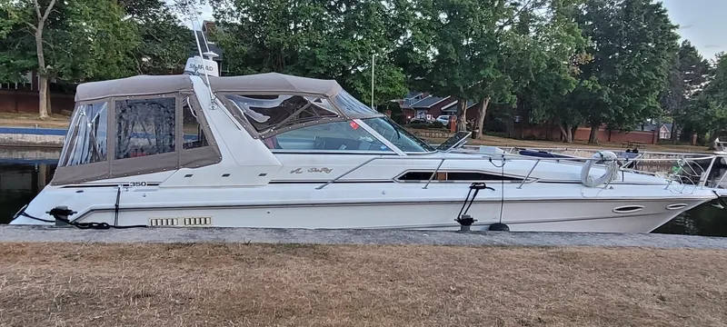 Slide: The Image of 1991 Sea Ray 350 Sundancer 35 - 7833916