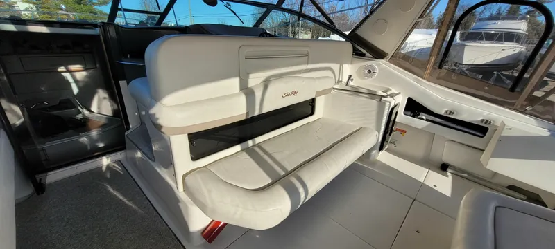 Slide: The Image of 1991 Sea Ray 350 Sundancer 35 - 7833924