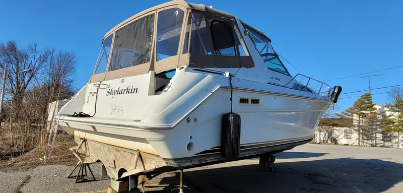 Slide: The Image of 1991 Sea Ray 350 Sundancer 35 - 7833938