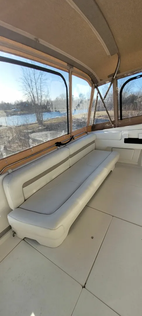 Slide: The Image of 1991 Sea Ray 350 Sundancer 35 - 7833921