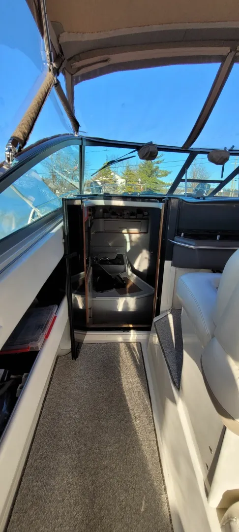 Slide: The Image of 1991 Sea Ray 350 Sundancer 35 - 7833926