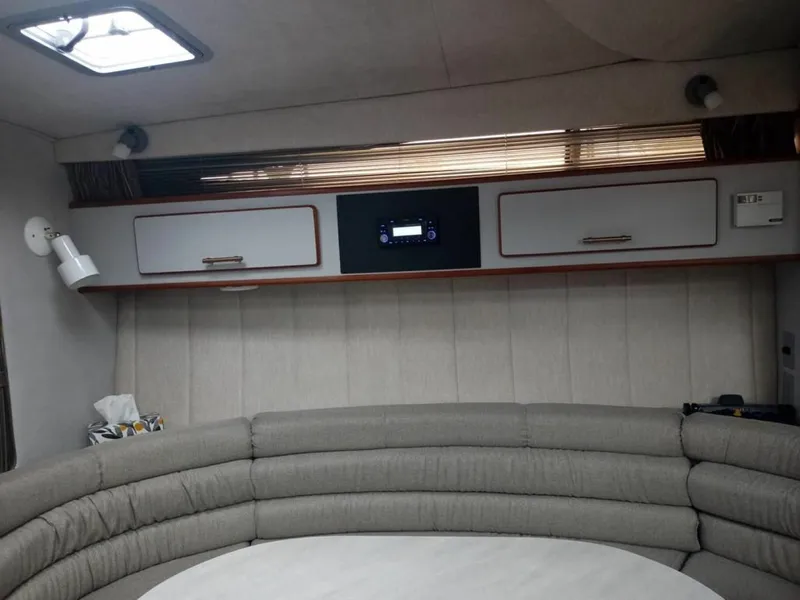 Slide: The Image of 1991 Sea Ray 350 Sundancer 35 - 7833929