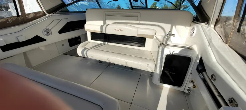 Slide: The Image of 1991 Sea Ray 350 Sundancer 35 - 7833923