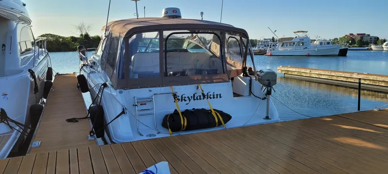 Slide: The Image of 1991 Sea Ray 350 Sundancer 35 - 7833918