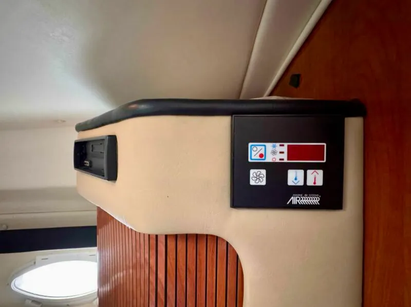 Slide: The Image of 2003 Rinker Fiesta Vee 270 27 - 7834031
