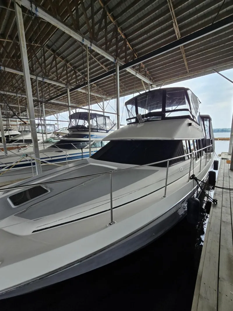 The Image of 1990 Bayliner 4387 Motoryacht 43 - 7834200
