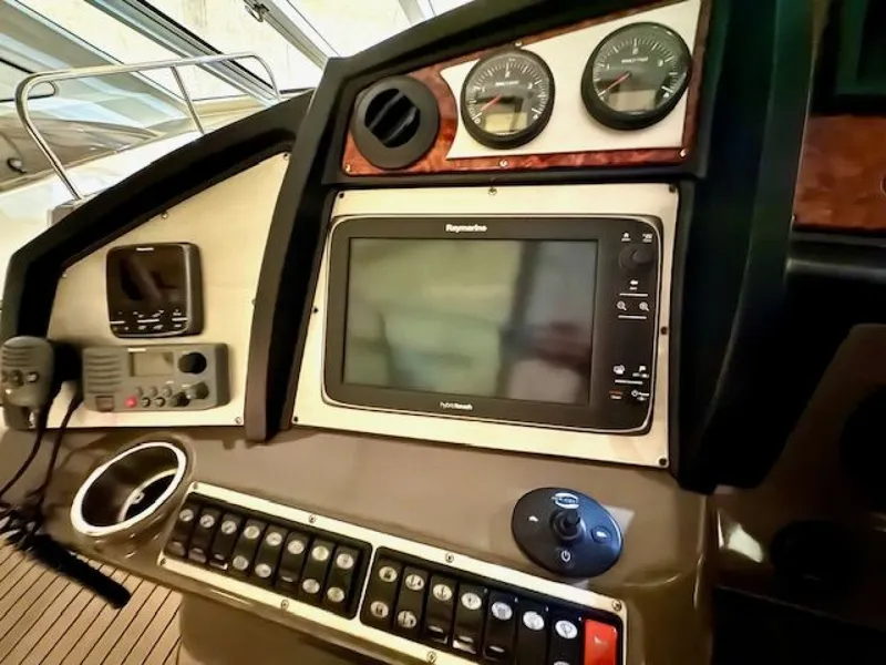 Slide: The Image of 2013 Cruisers Yachts 540 Sports Coupe 54 - 7834267