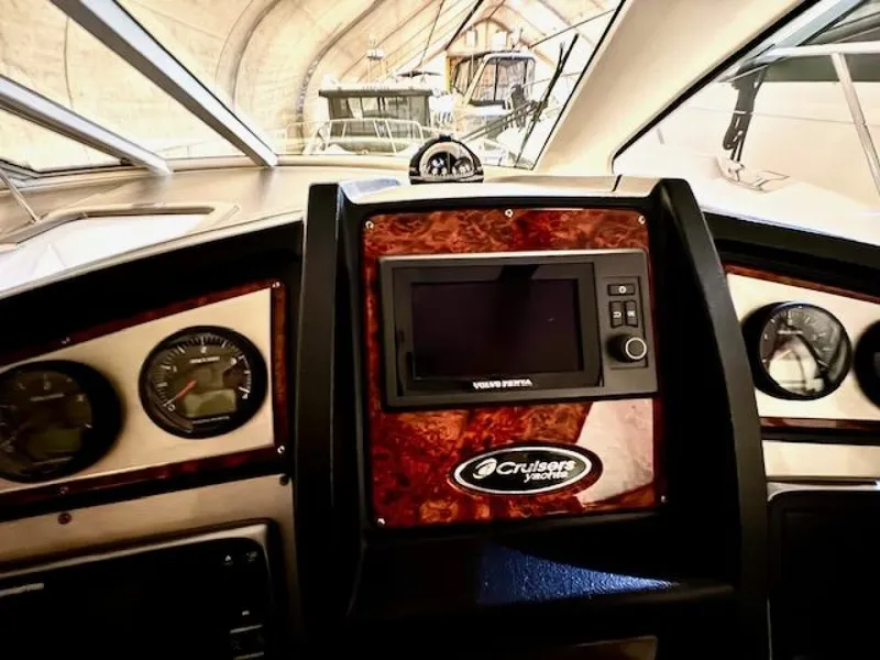 Slide: The Image of 2013 Cruisers Yachts 540 Sports Coupe 54 - 7834265