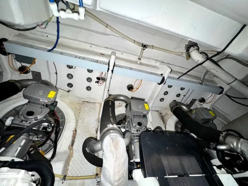 Slide: The Image of 2013 Cruisers Yachts 540 Sports Coupe 54 - 7834275