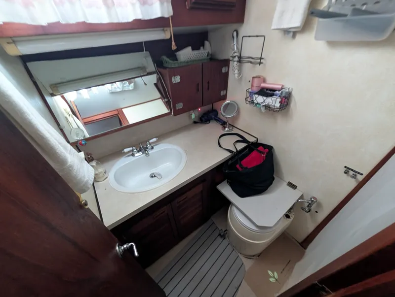 Slide: The Image of 1977 Trojan 36 Tri-Cabin 36 - 7834334