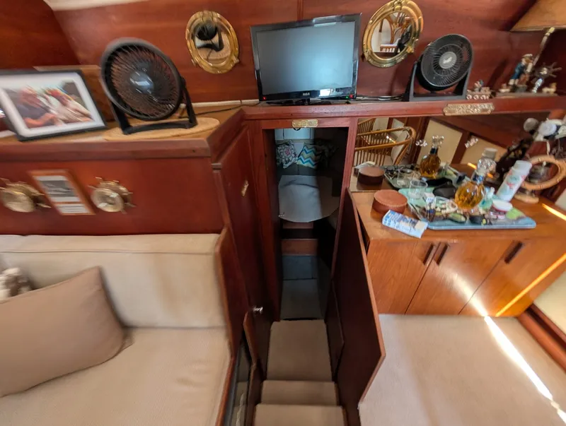 Slide: The Image of 1977 Trojan 36 Tri-Cabin 36 - 7834326