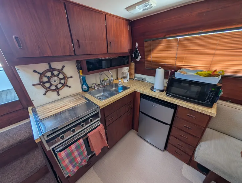 Slide: The Image of 1977 Trojan 36 Tri-Cabin 36 - 7834315