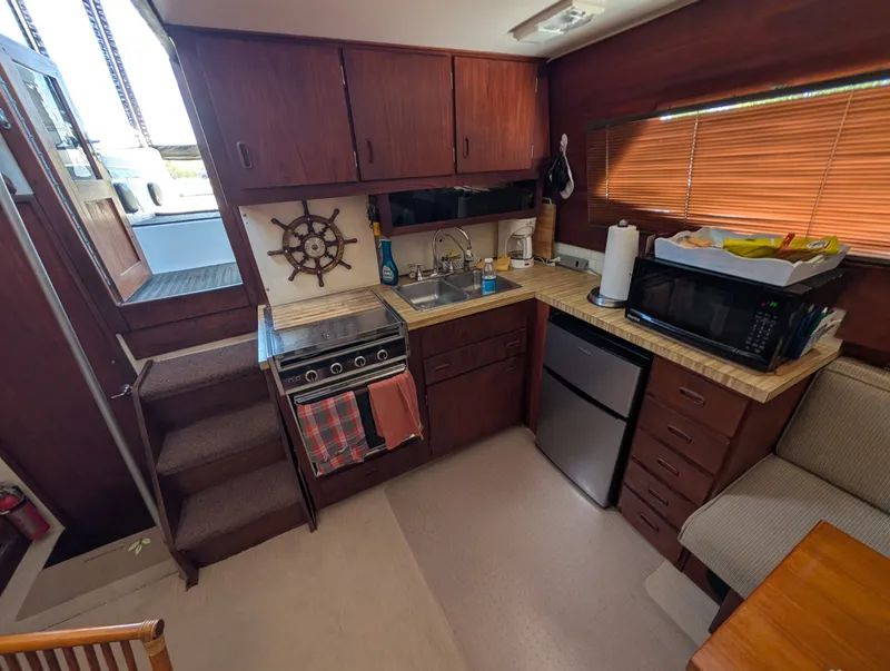 Slide: The Image of 1977 Trojan 36 Tri-Cabin 36 - 7834314