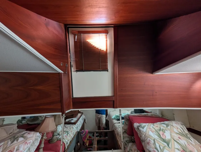 Slide: The Image of 1977 Trojan 36 Tri-Cabin 36 - 7834339