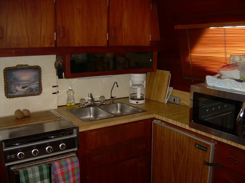 Slide: The Image of 1977 Trojan 36 Tri-Cabin 36 - 7834316