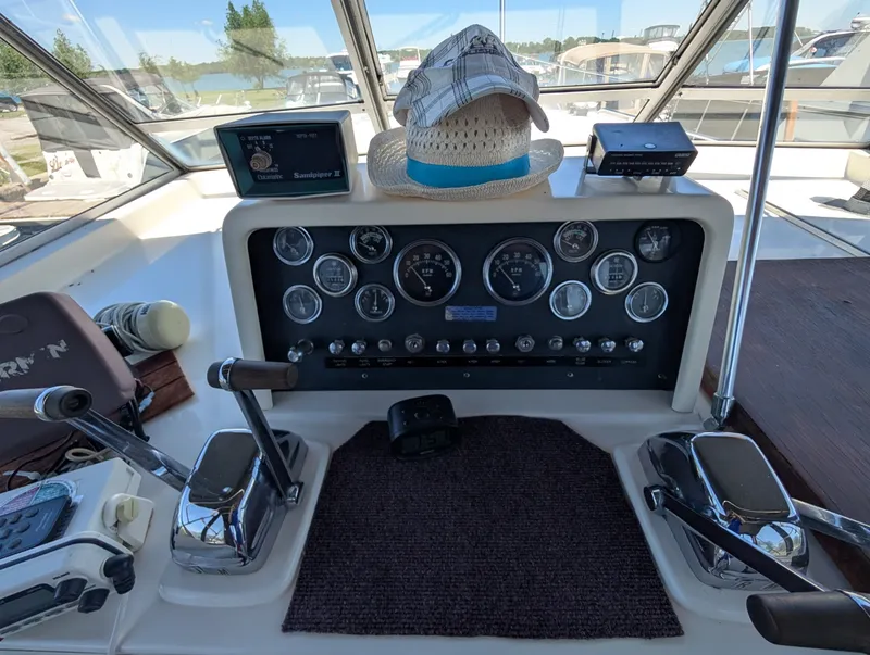 Slide: The Image of 1977 Trojan 36 Tri-Cabin 36 - 7834303