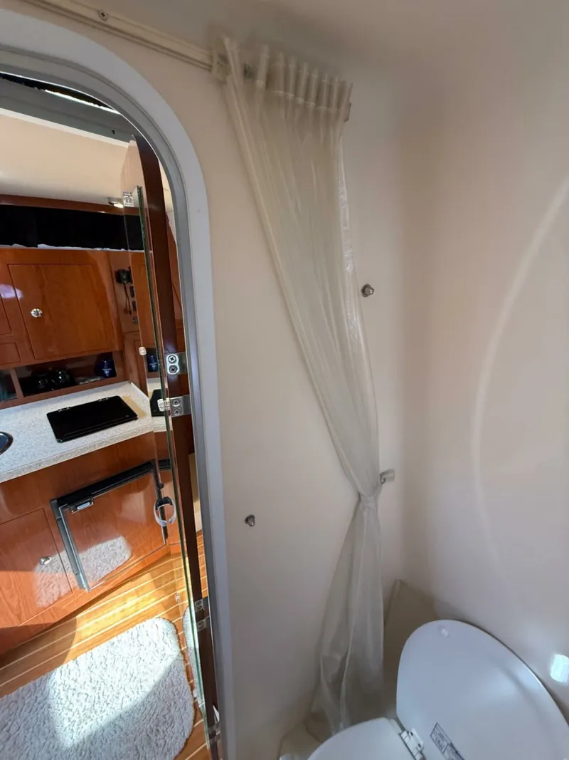 Slide: The Image of 2008 Regal 2860 Window Express 28 - 7834583