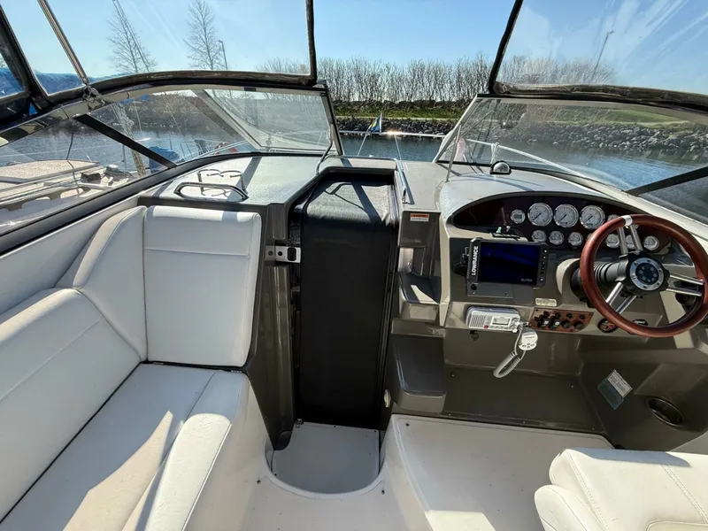 Slide: The Image of 2008 Regal 2860 Window Express 28 - 7834549