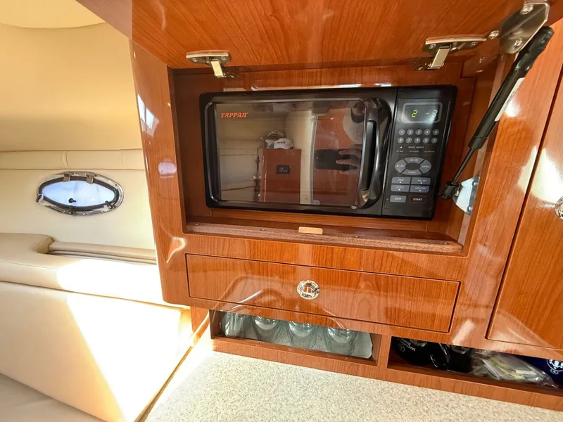Slide: The Image of 2008 Regal 2860 Window Express 28 - 7834568