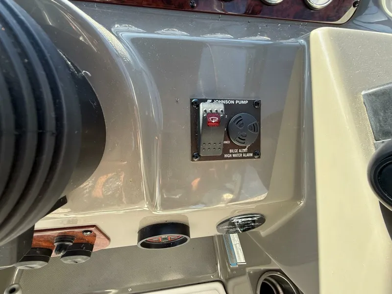 Slide: The Image of 2008 Regal 2860 Window Express 28 - 7834543