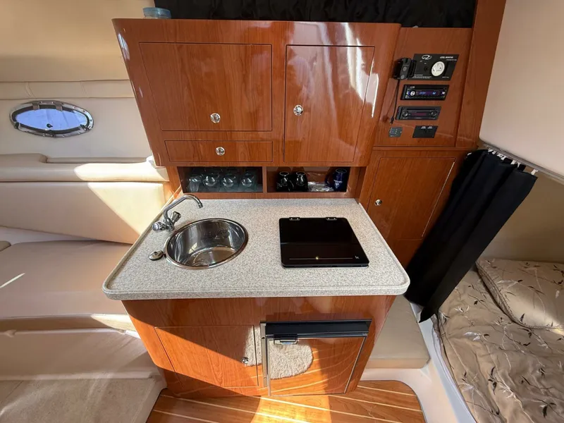 Slide: The Image of 2008 Regal 2860 Window Express 28 - 7834563