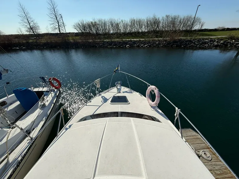 Slide: The Image of 2008 Regal 2860 Window Express 28 - 7834551