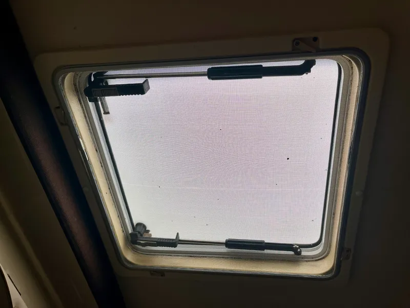 Slide: The Image of 1999 Carver 350 Mariner 35 - 7834804