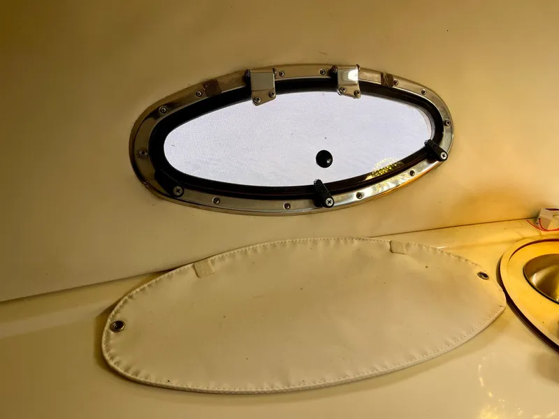 Slide: The Image of 1999 Carver 350 Mariner 35 - 7834802