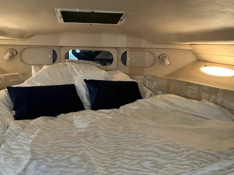 Slide: The Image of 1997 Sea Ray 330 Sundancer 33 - 7834857