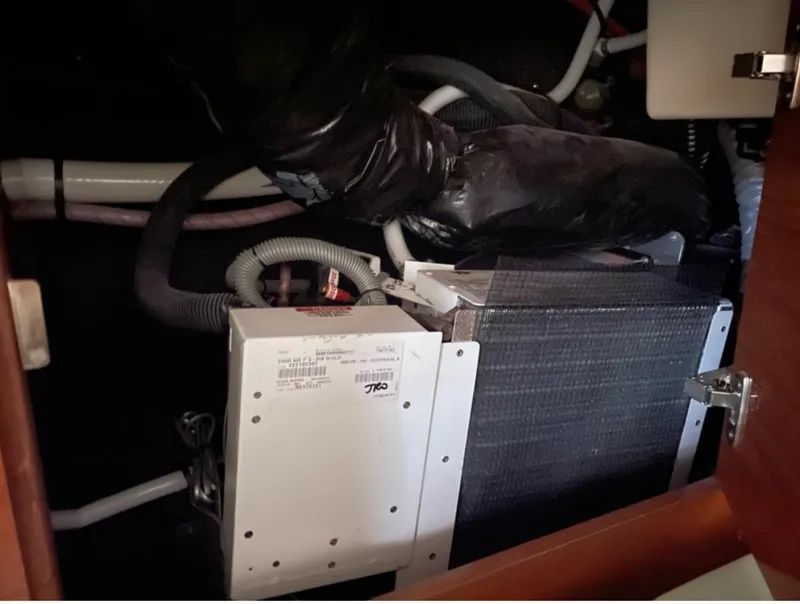 Slide: The Image of 2000 Regal 2660 Commodore 26 - 7834883