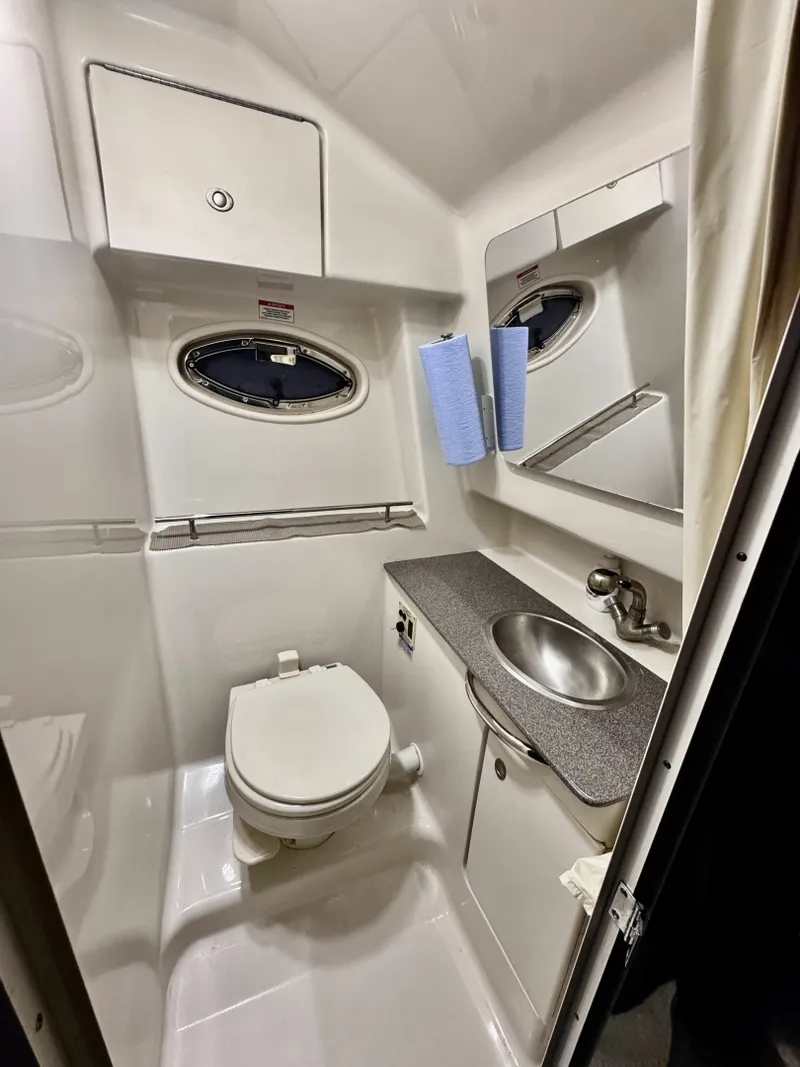 Slide: The Image of 2007 Sea Ray 290 Sundancer 29 - 7835058
