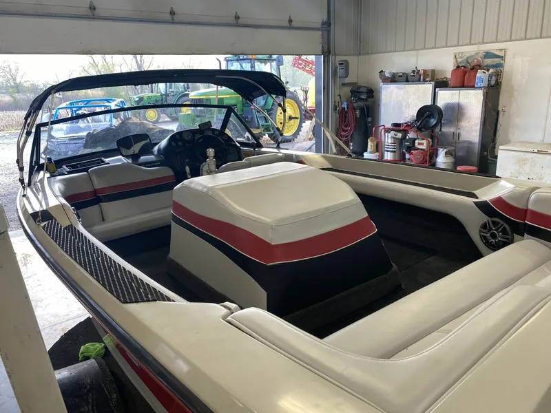 Slide: The Image of 1991 Correct Craft Ski Nautique 196 19 - 7835202