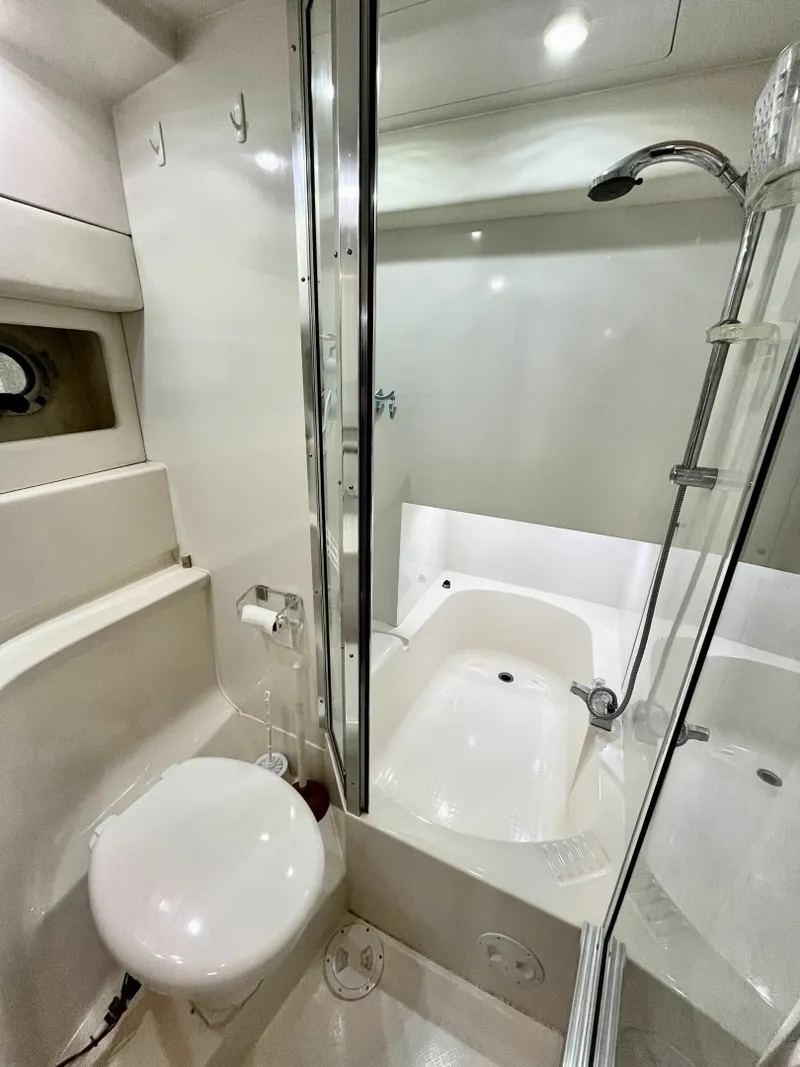 Slide: The Image of 1996 Bayliner 3988 39 - 7835295