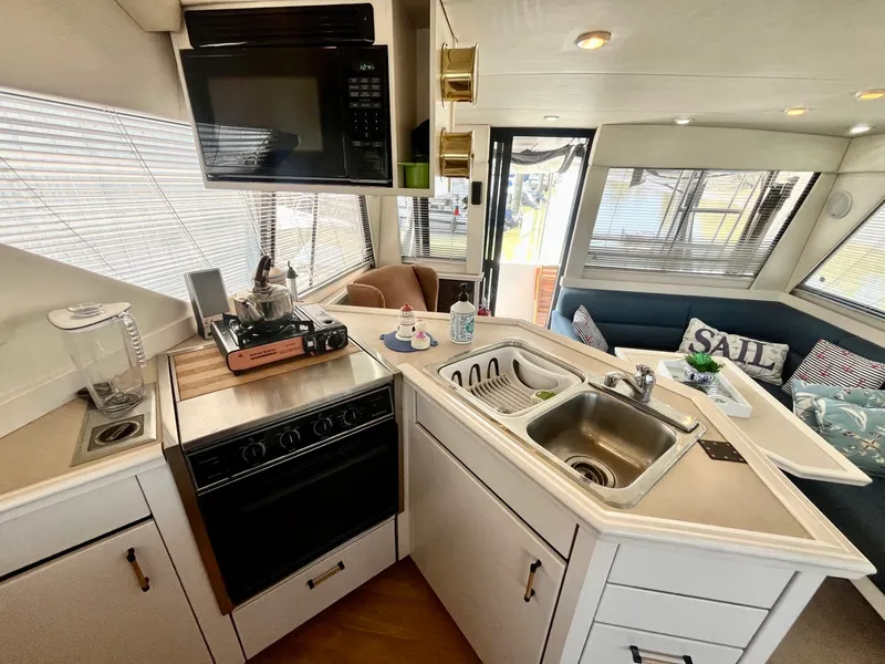 Slide: The Image of 1996 Bayliner 3988 39 - 7835267