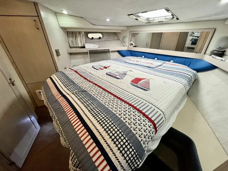 Slide: The Image of 1996 Bayliner 3988 39 - 7835290