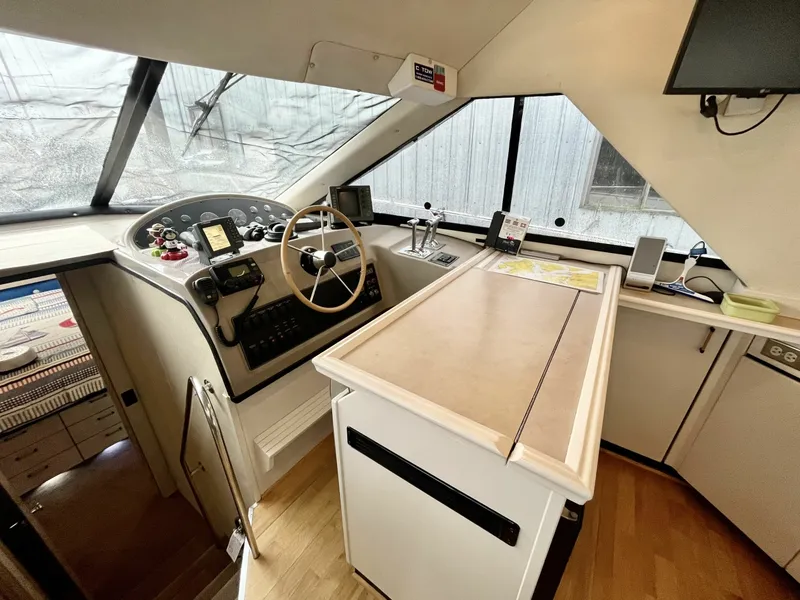Slide: The Image of 1996 Bayliner 3988 39 - 7835274