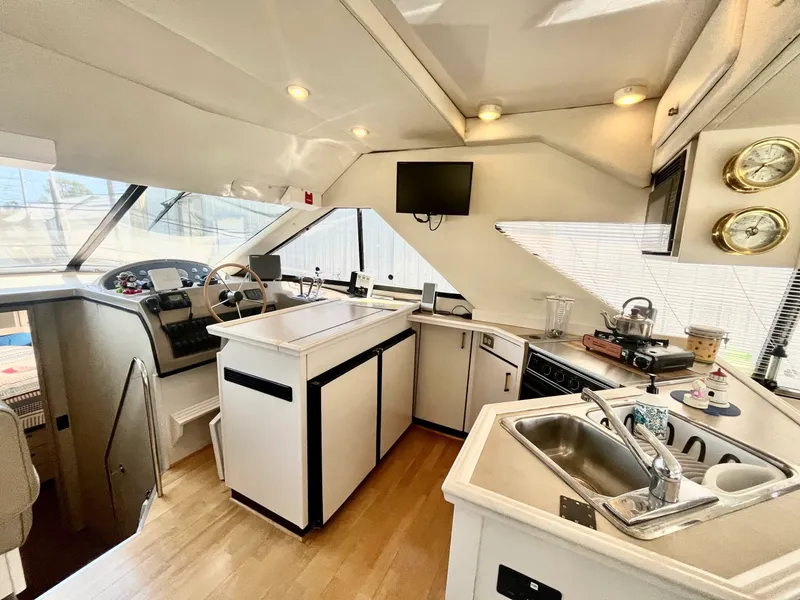 Slide: The Image of 1996 Bayliner 3988 39 - 7835270