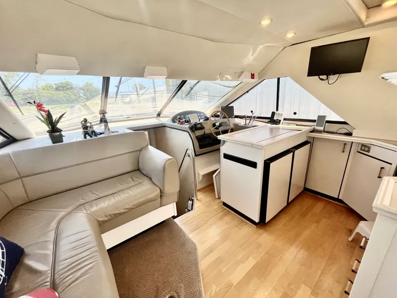 Slide: The Image of 1996 Bayliner 3988 39 - 7835282