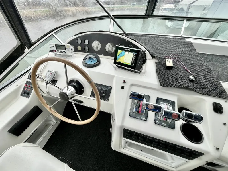 Slide: The Image of 1996 Bayliner 3988 39 - 7835253