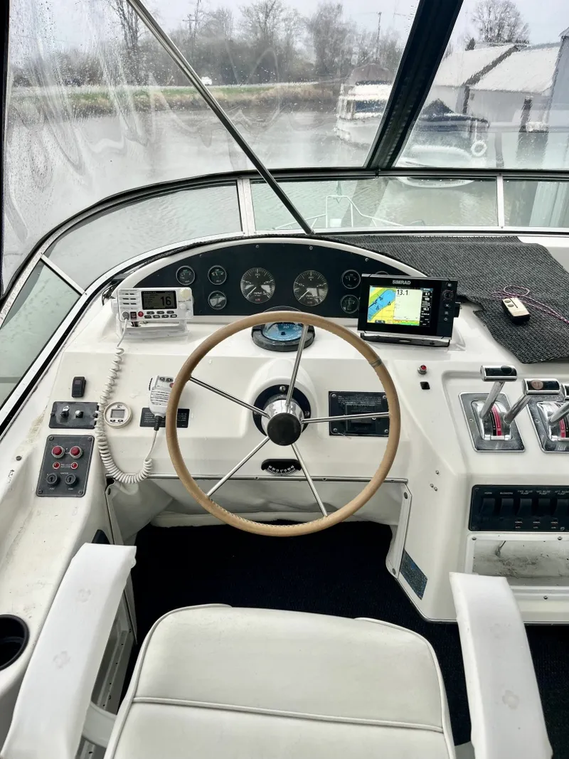 Slide: The Image of 1996 Bayliner 3988 39 - 7835252