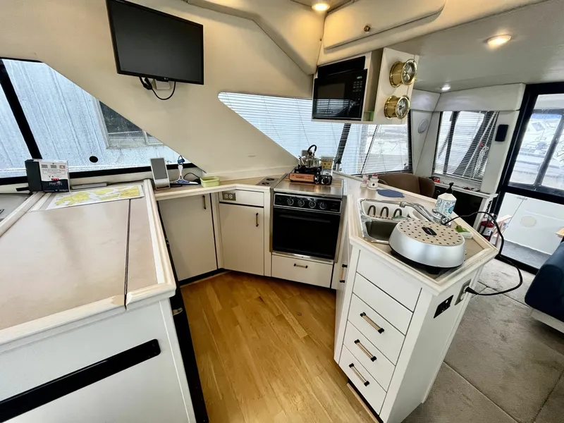 Slide: The Image of 1996 Bayliner 3988 39 - 7835262