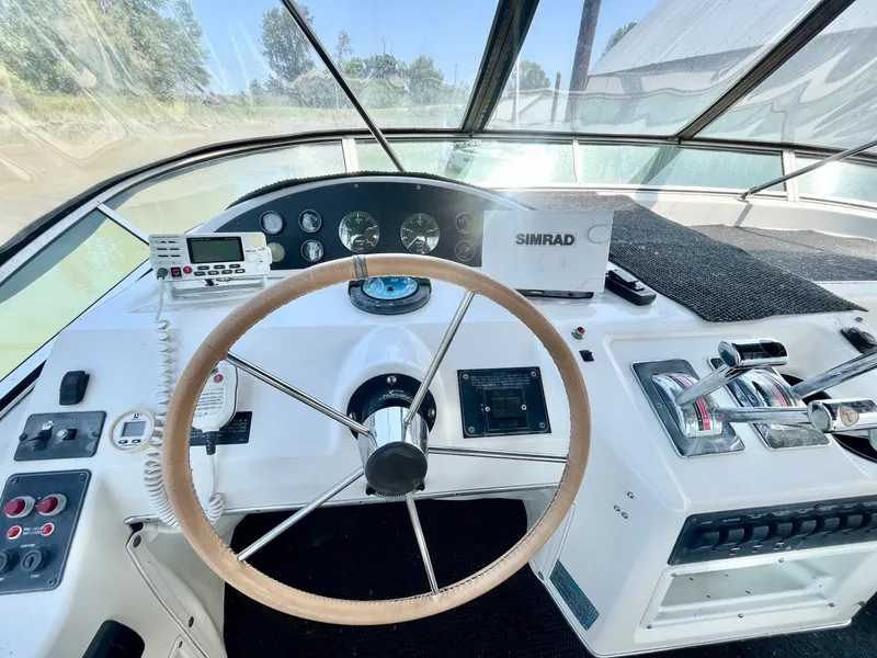 Slide: The Image of 1996 Bayliner 3988 39 - 7835249