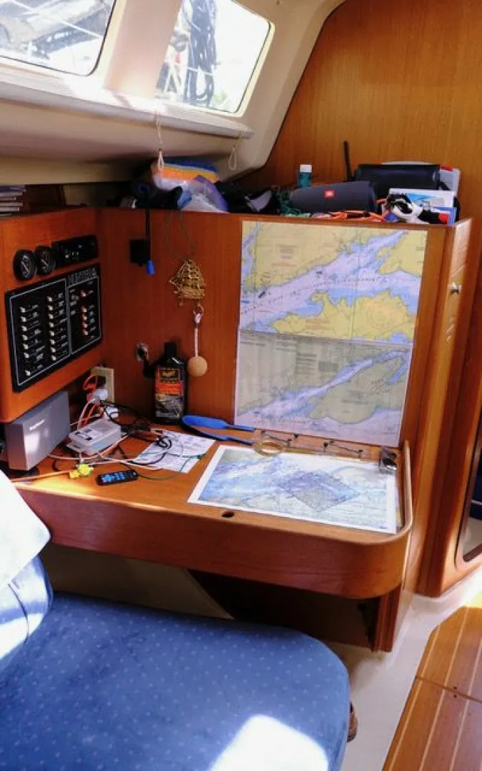 Slide: The Image of 1997 Hunter 340 34 - 7835345